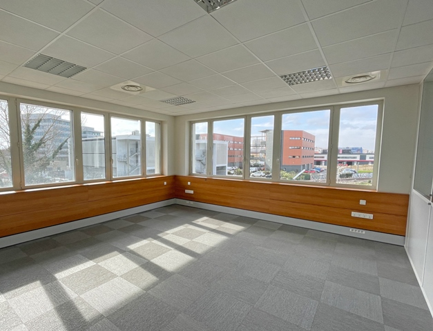 À LOUER Bureaux de 80 m² Secteur Sud Ouest à PAPUS