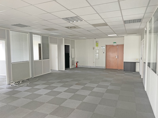 À LOUER Bureaux de 80 m² Secteur Sud Ouest à PAPUS