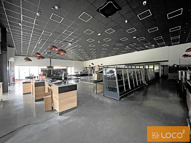 Local Commercial d'environ 800 m²