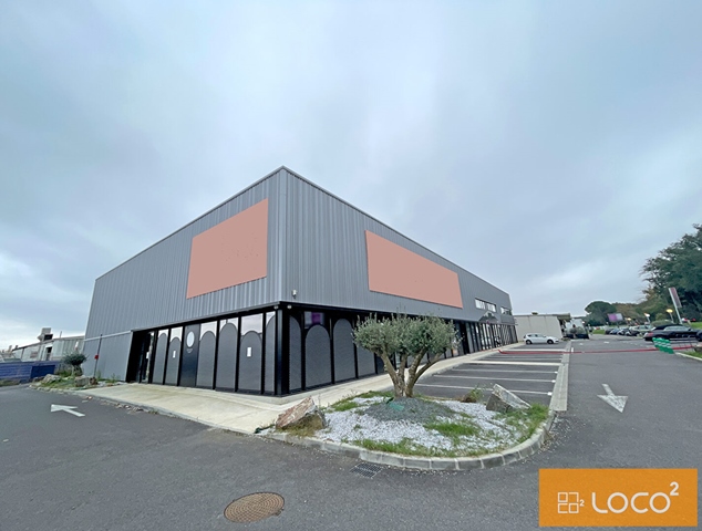 Local Commercial d'environ 800 m²